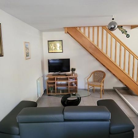 Appartement Meuble Duplex T3. Baume-les-Dames Eksteriør billede